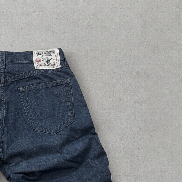 True Religion Straight Fit Jeans Grau Rare (W31 | DE 46)