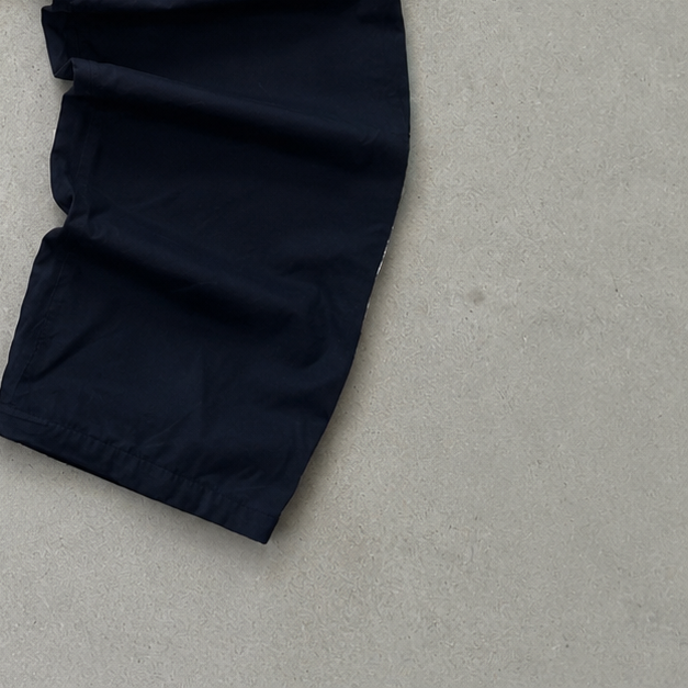 Armani Jeans Marineblau, Blau Limited (W31 | DE 46)