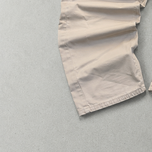 Armani Jeans Beige Rare (W33 | DE 48)