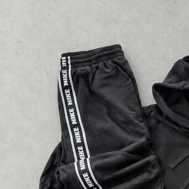 Nike Tracksuit Black Rare (M)
