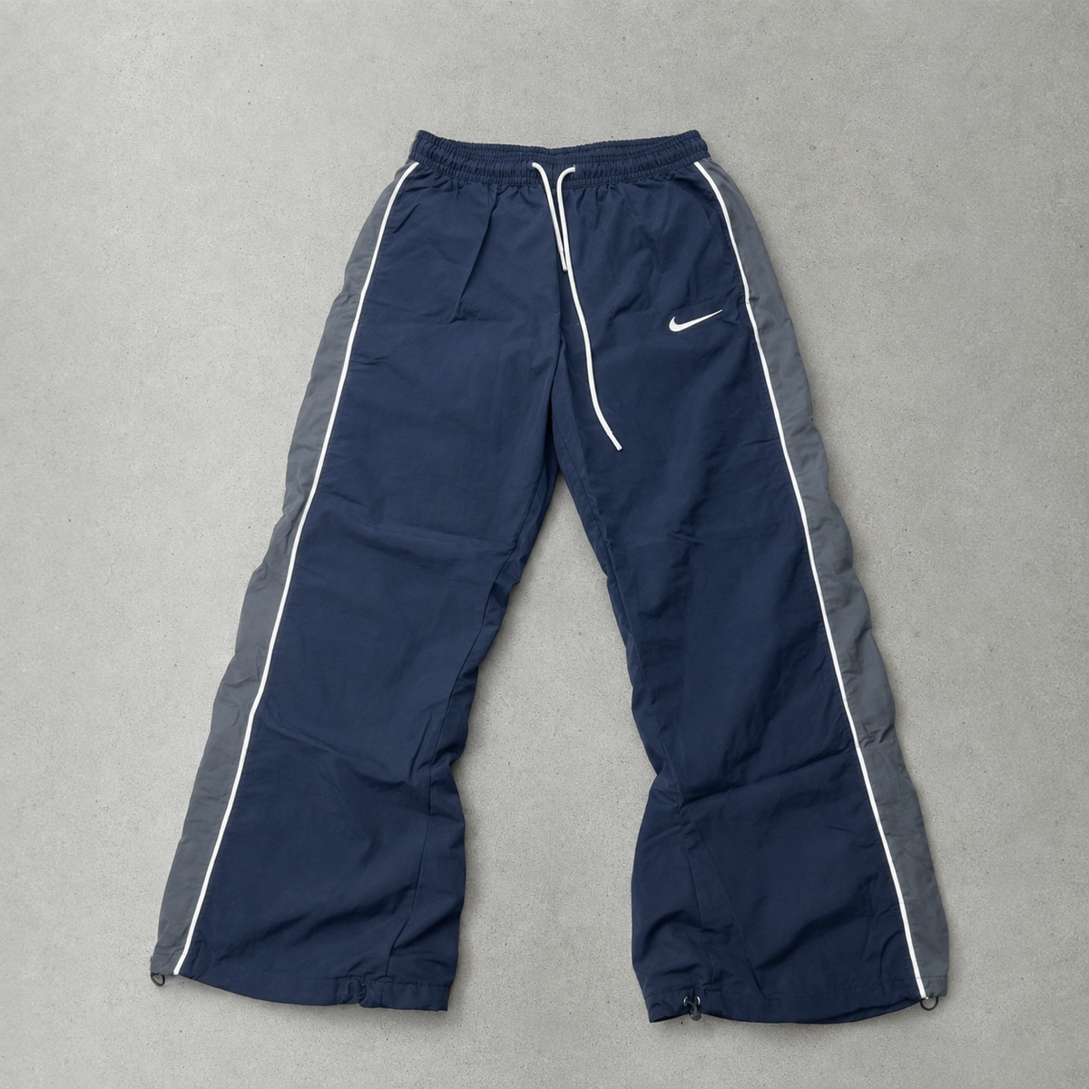 Nike Track Pants Marineblau Limited (Size L) Stitched Logo