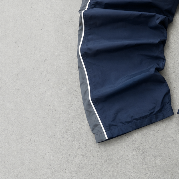Nike Track Pants Marineblau Limited (Size L) Stitched Logo