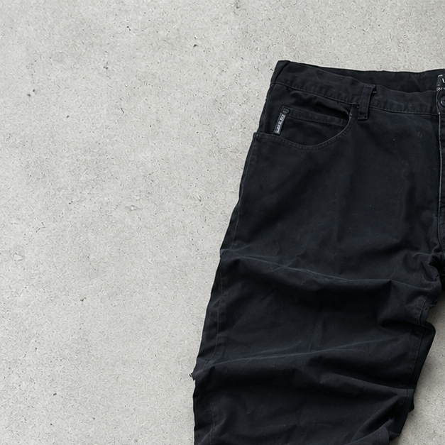 Jean vintage Armani Jeans noir en édition limitée (W38 / DE 54)