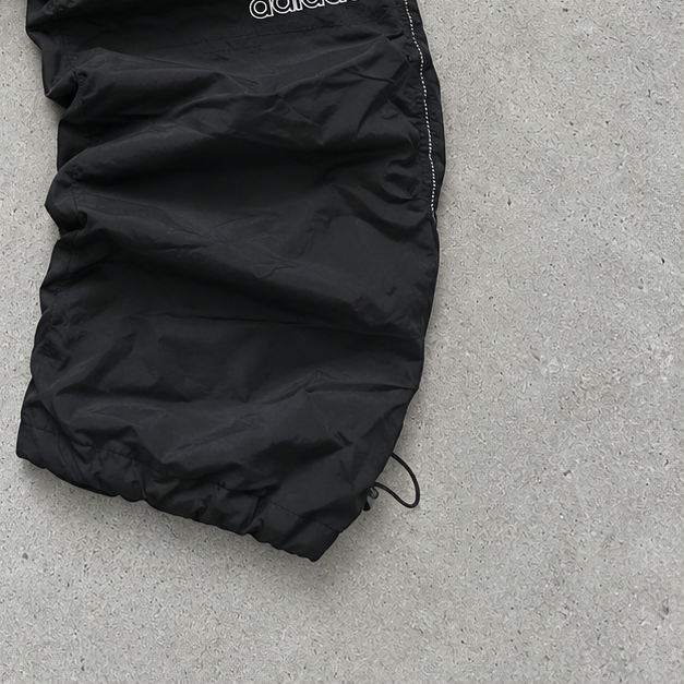 Y2K Adidas Shorts Schwarz Limited (M)