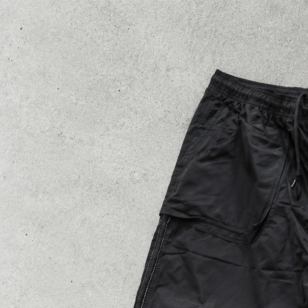 Y2K Adidas Shorts Schwarz Limited (M)