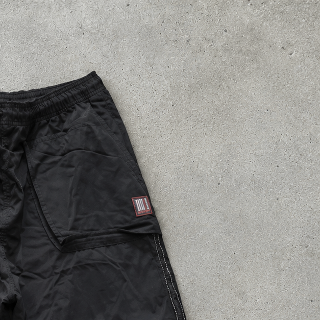 Y2K Adidas Shorts Schwarz Limited (M)