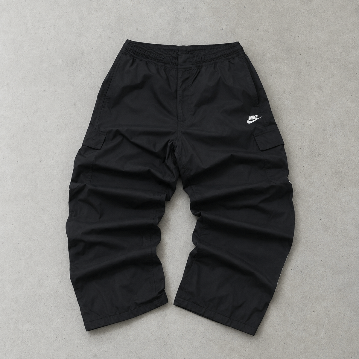 Nike Cargo Pants Schwarz Limited (Size M)