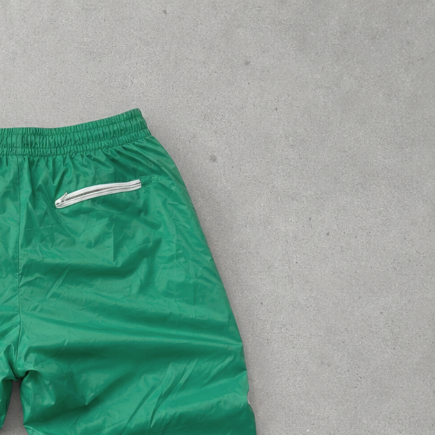 Nike Track Pants Grün Rare (Size M)