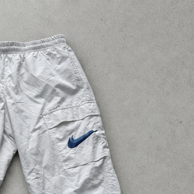 Nike Track Pants Weiß Limited (Size L)