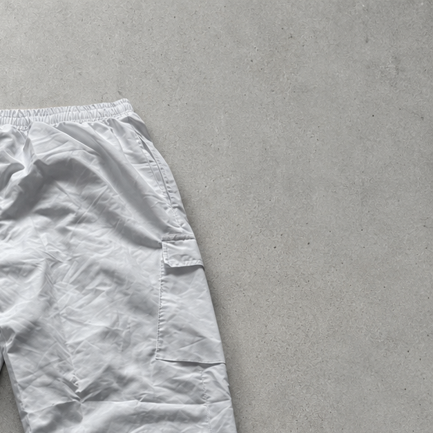 Nike Track Pants Weiß Limited (Size L)