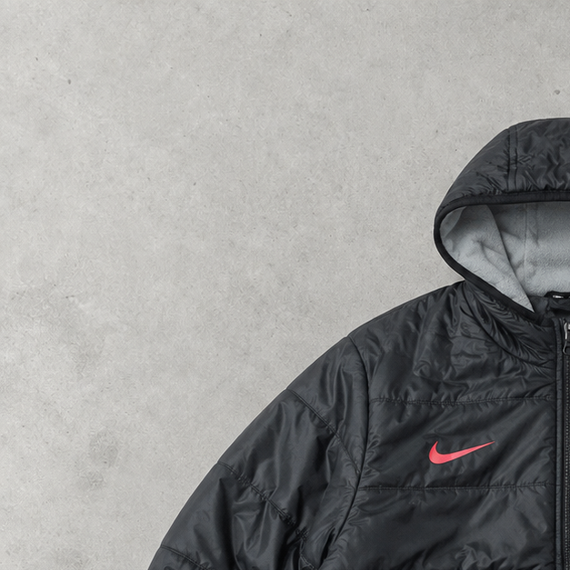 Liverpool Nike Puffer Jacket Schwarz Rare (Size S)