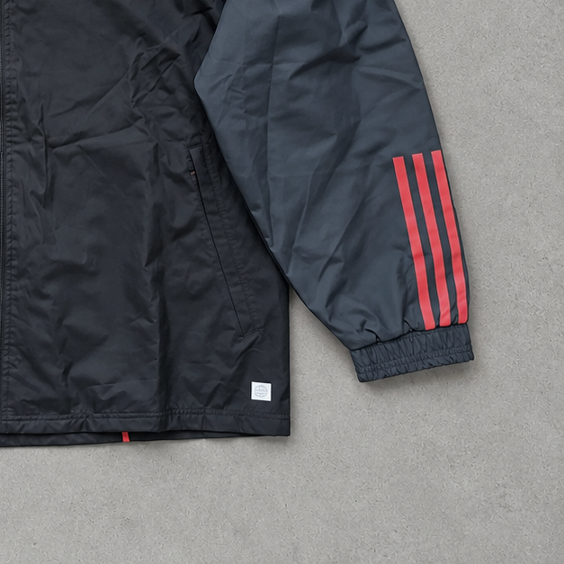 Red Devils Adidas Regenjacke Schwarz / Rot Rar (XL)