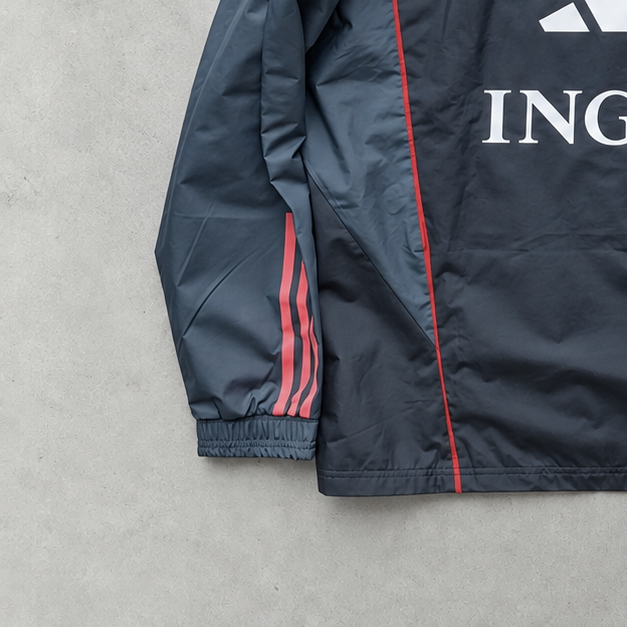 Red Devils Adidas Regenjacke Schwarz / Rot Rar (XL)