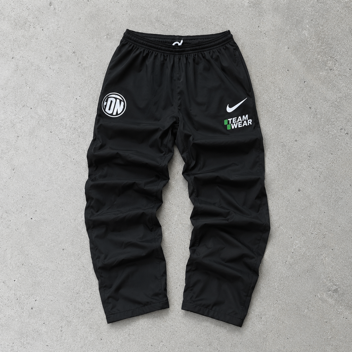 Nike Track Pants Schwarz Limited (M)