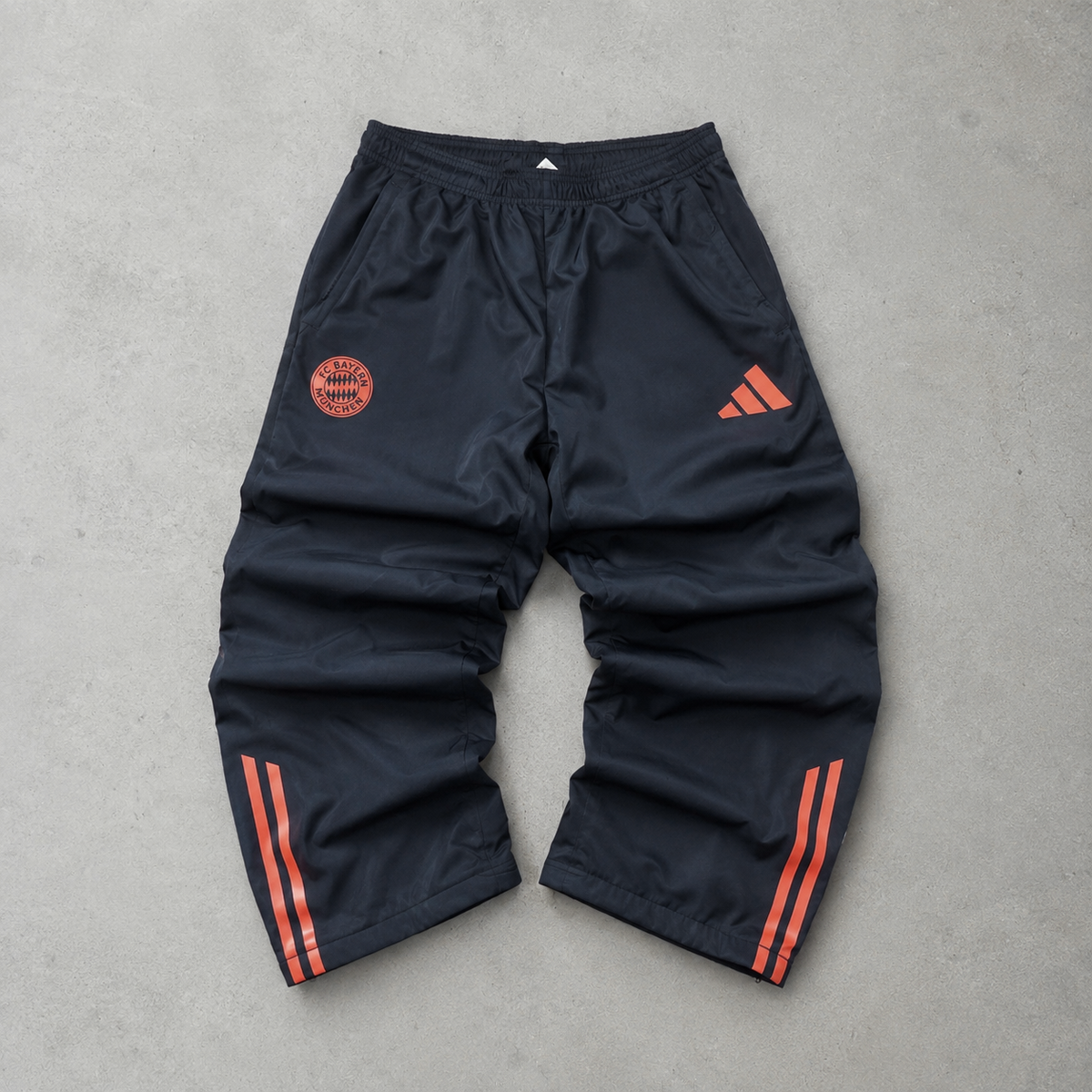FC Bayern Munich Adidas Track Pants Grau, Korallenrot Rare (Size M)