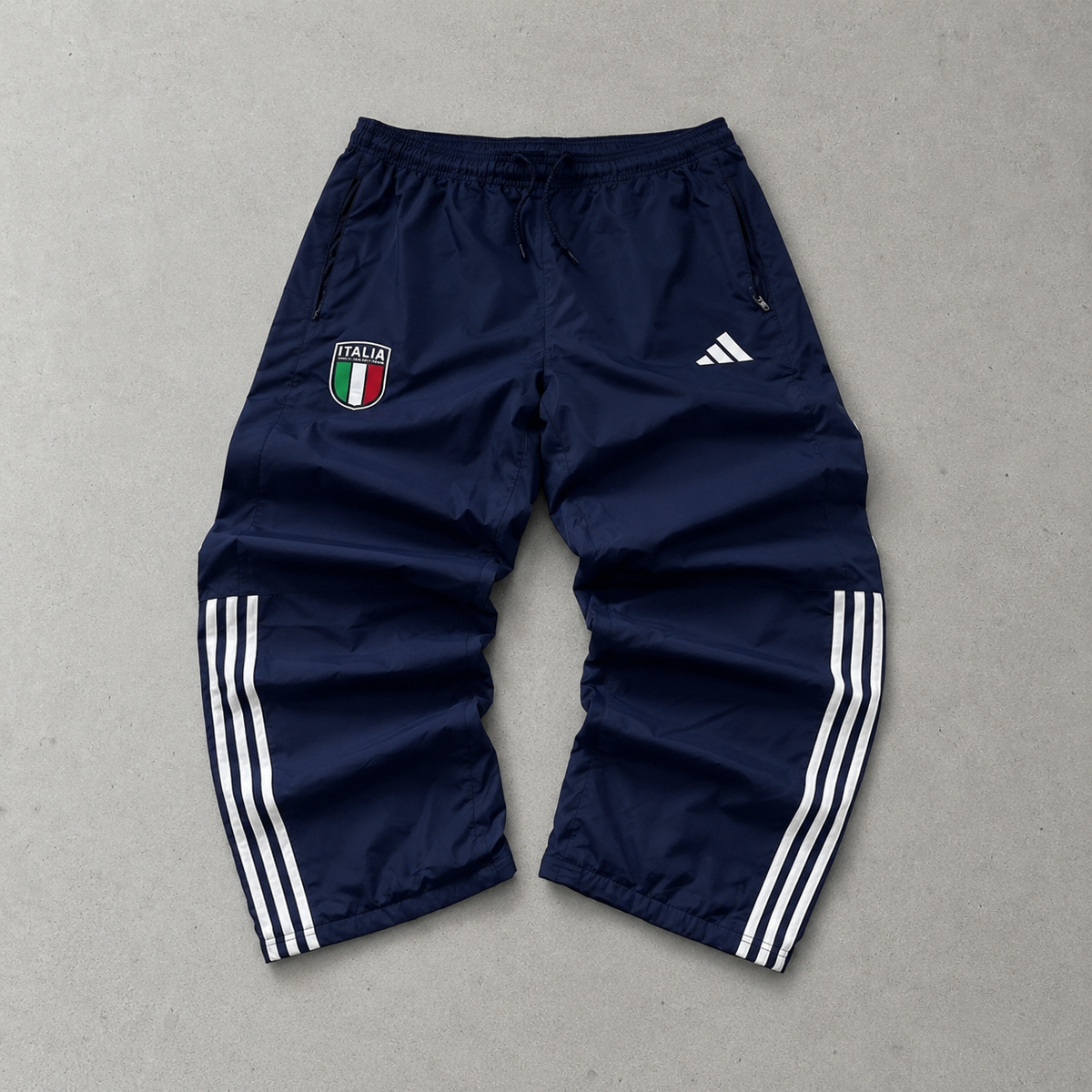 Italy Adidas Track Pants Marineblau Limited (Size M)