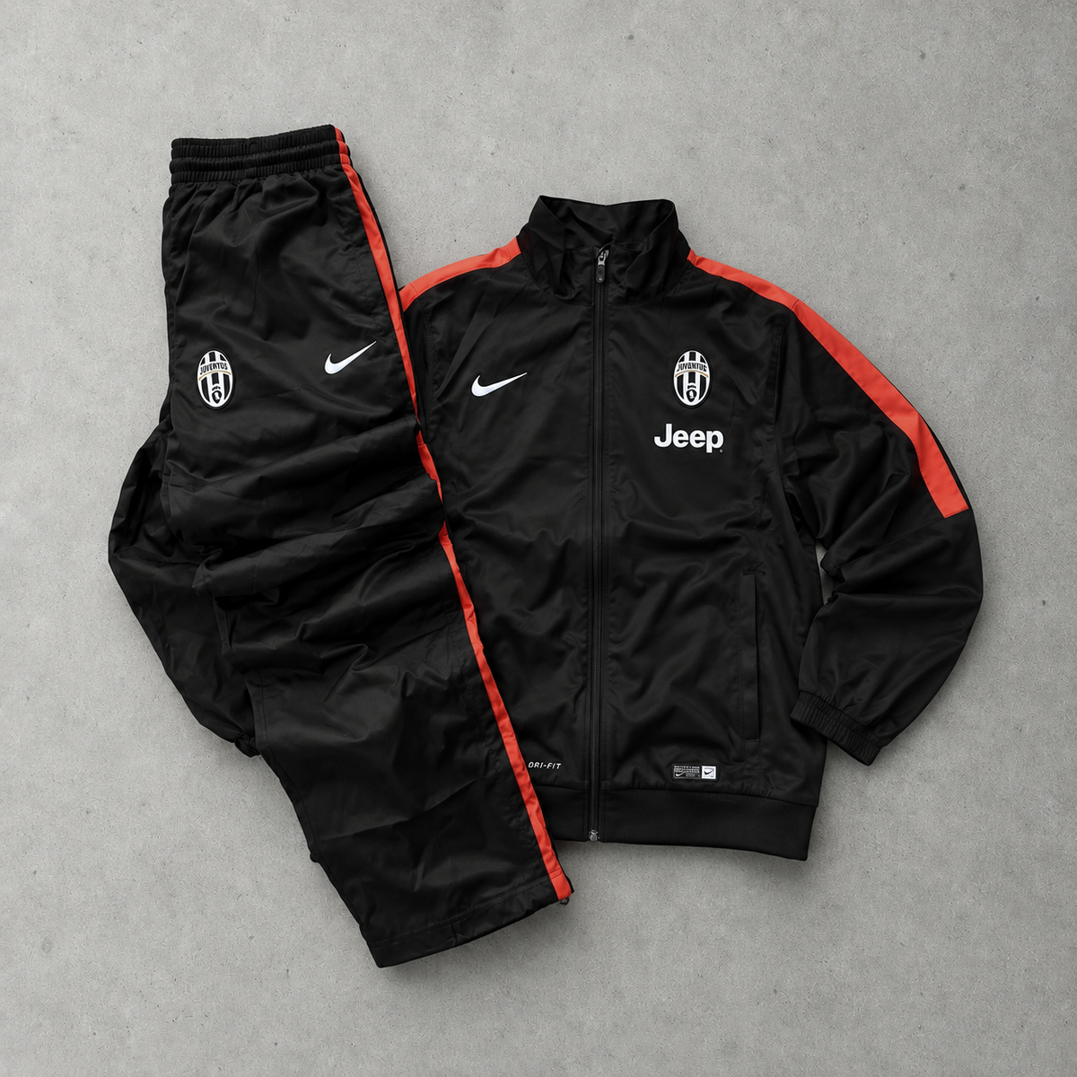 Juventus Y2K Nike Tracksuit Black Rare (S)