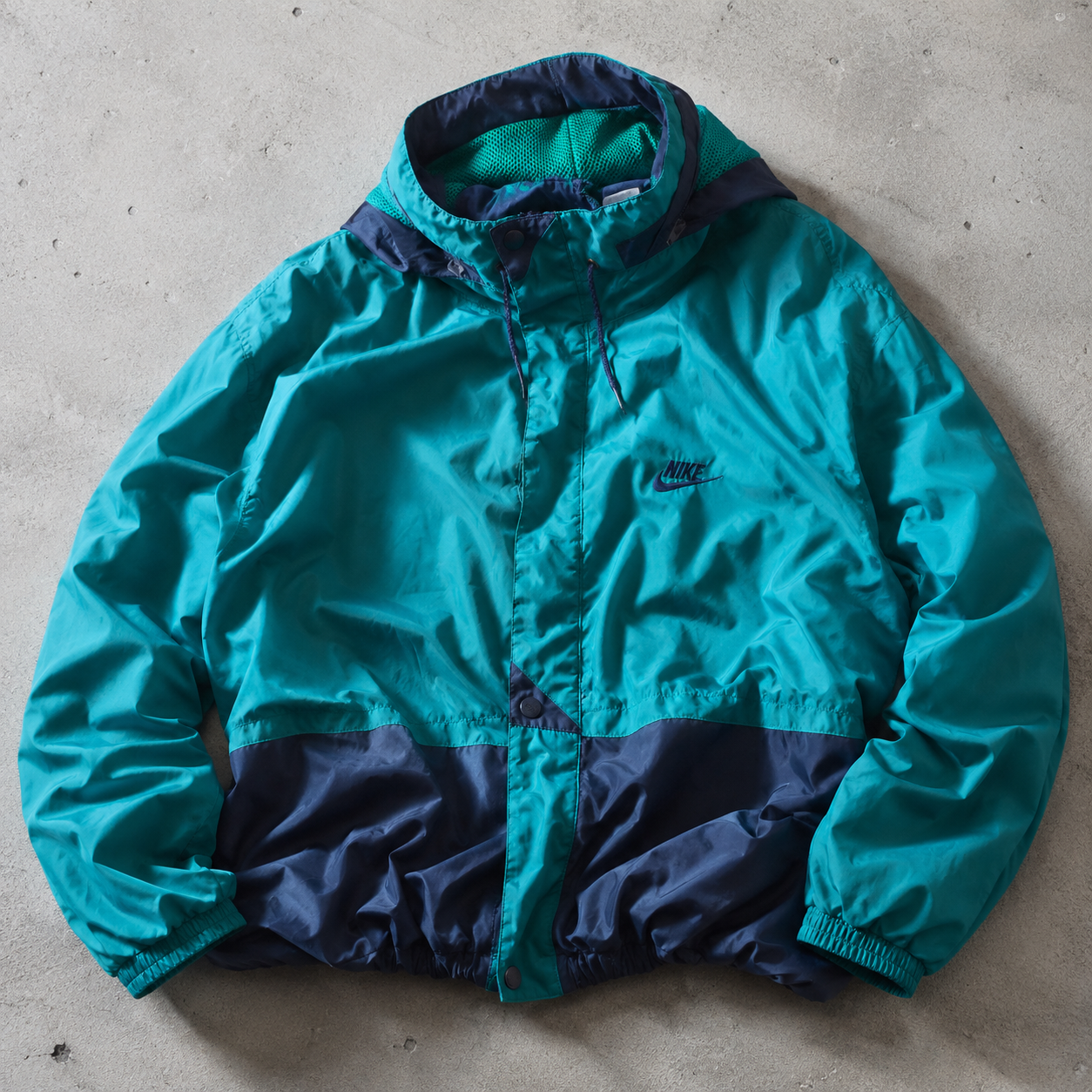 Nike Windbreaker Marineblau, Green Limited Stitched Logo (Size L)