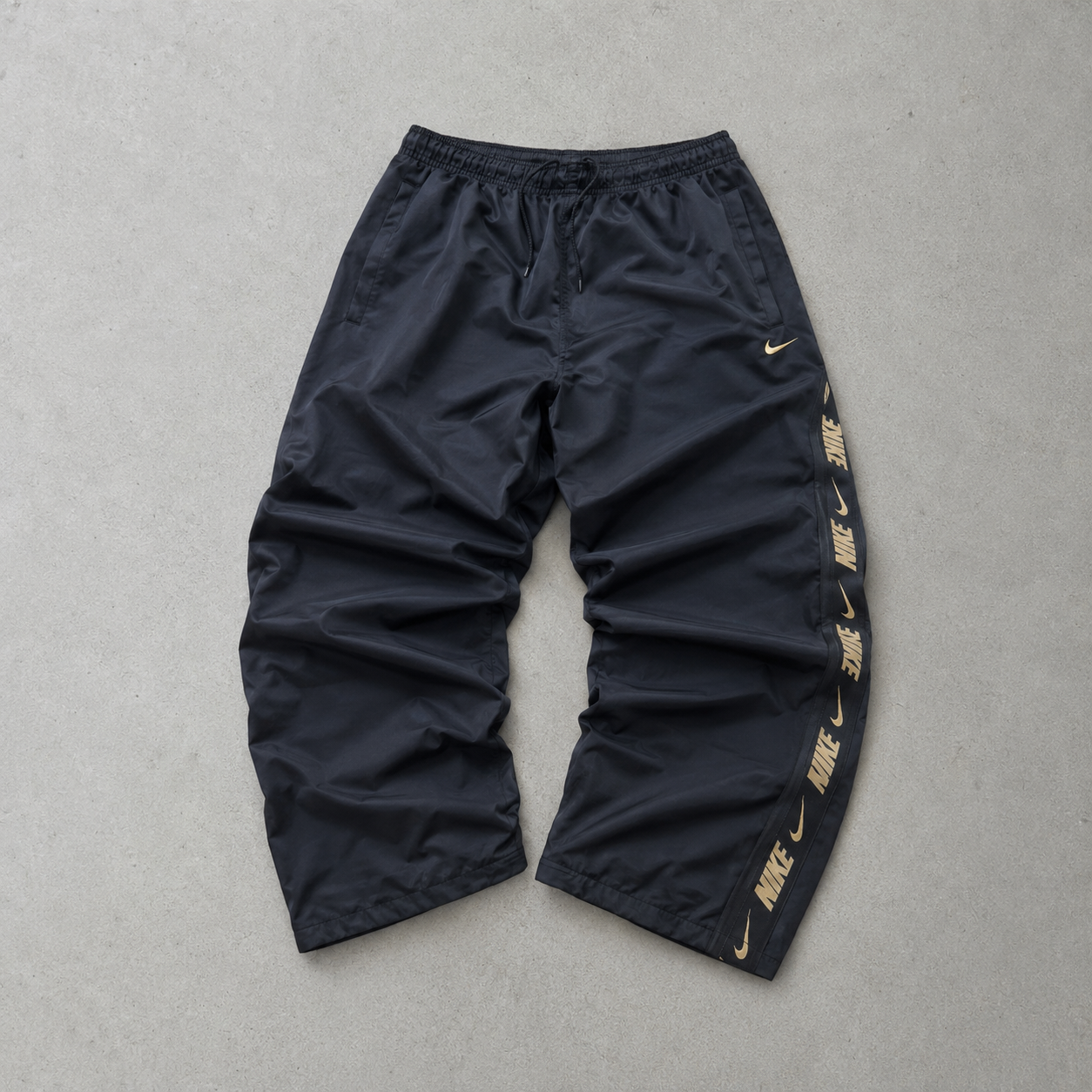 Nike Pants Schwarz, Gold Limited (M)