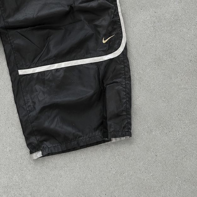 Nike Shorts Schwarz Limited (M)