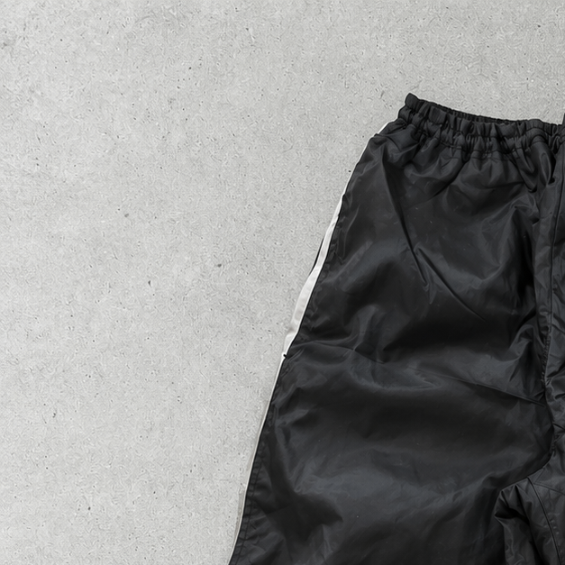 Nike Shorts Schwarz Limited (M)