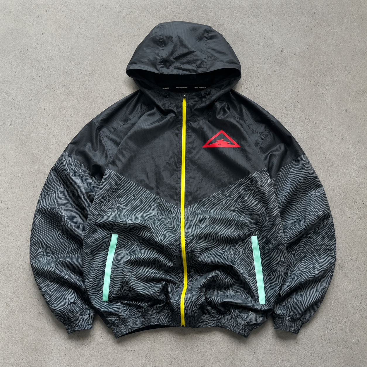 Nike Jacket Black, Red Limited (Size S)