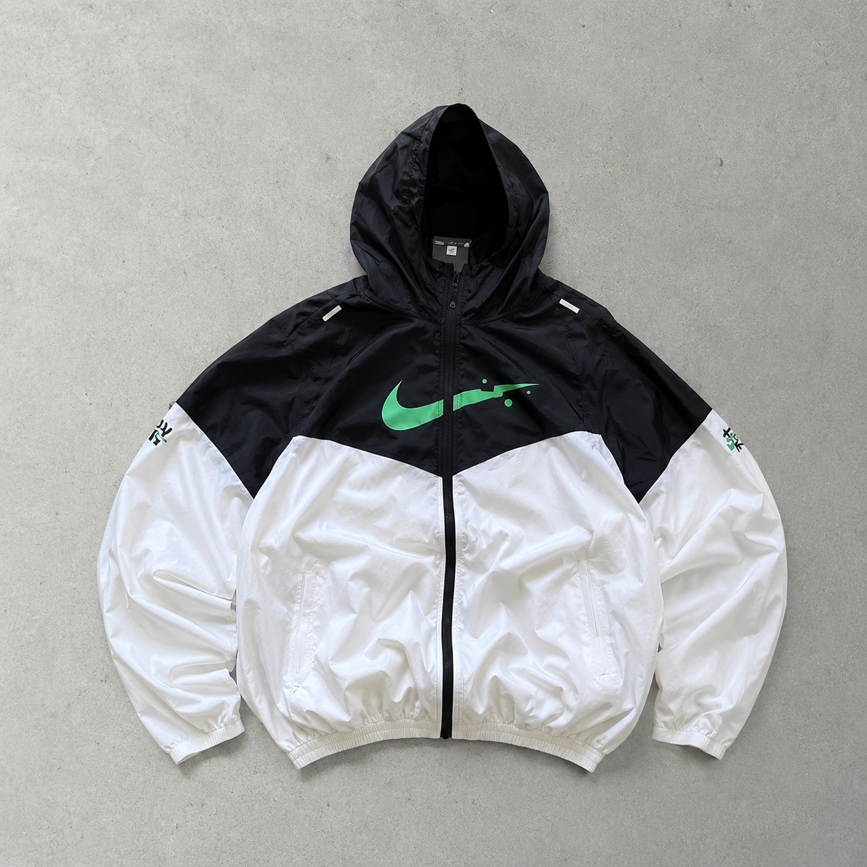 Tokyo Nike Jacket White, Black Rare (Size L)