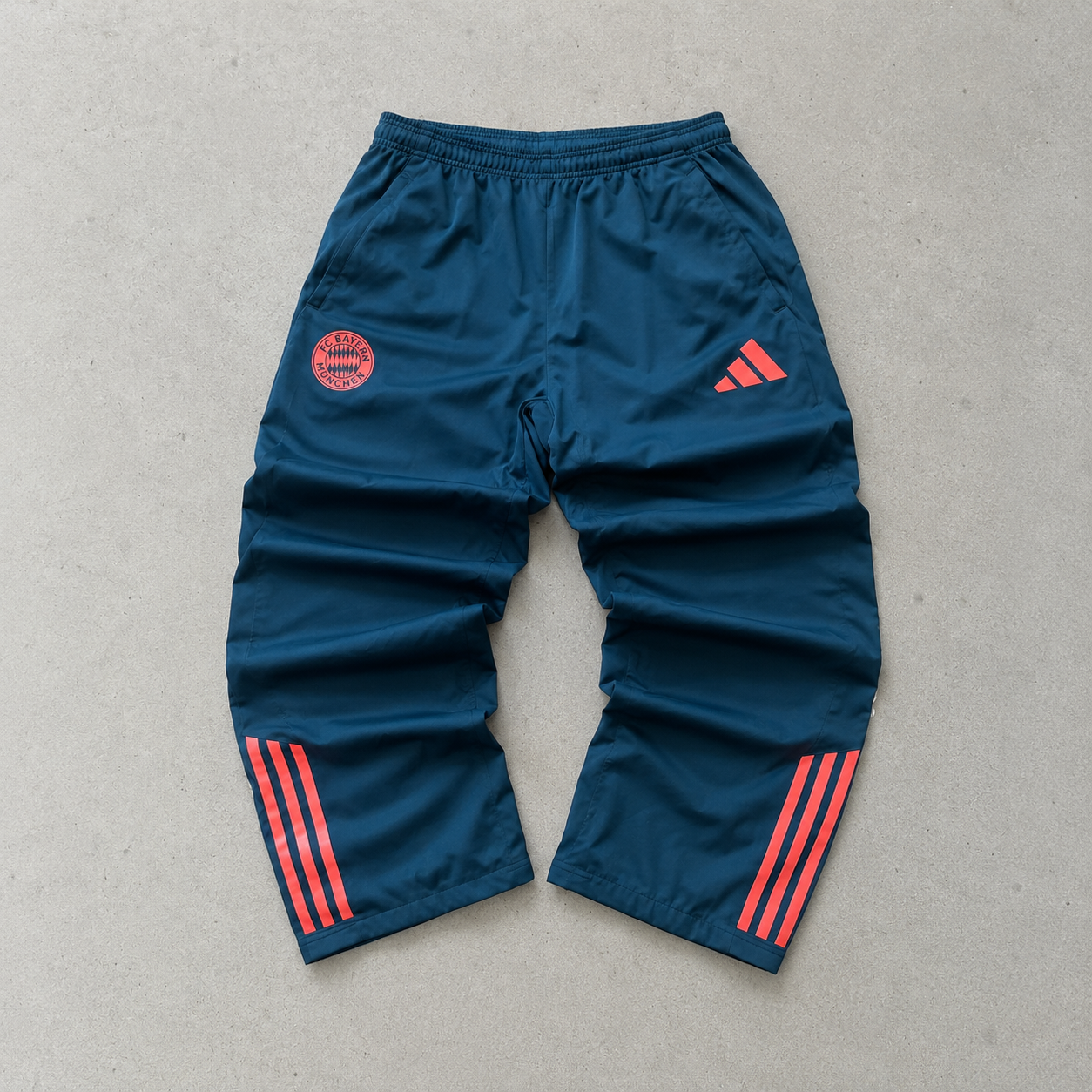 2025 Adidas Jacket Grau, Schwarz Rare (M)