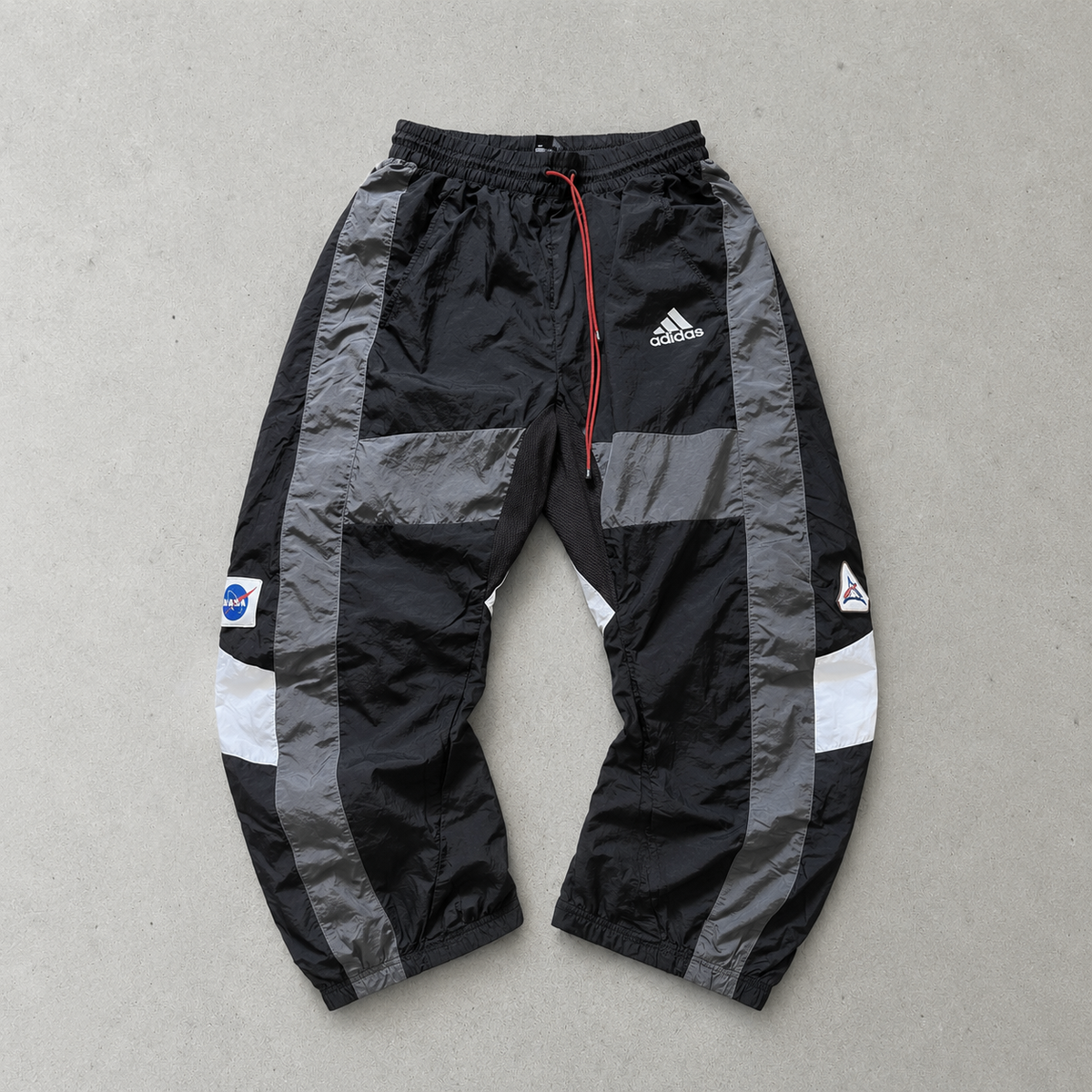 NASA Adidas Track Pants Schwarz Rare (Size S)