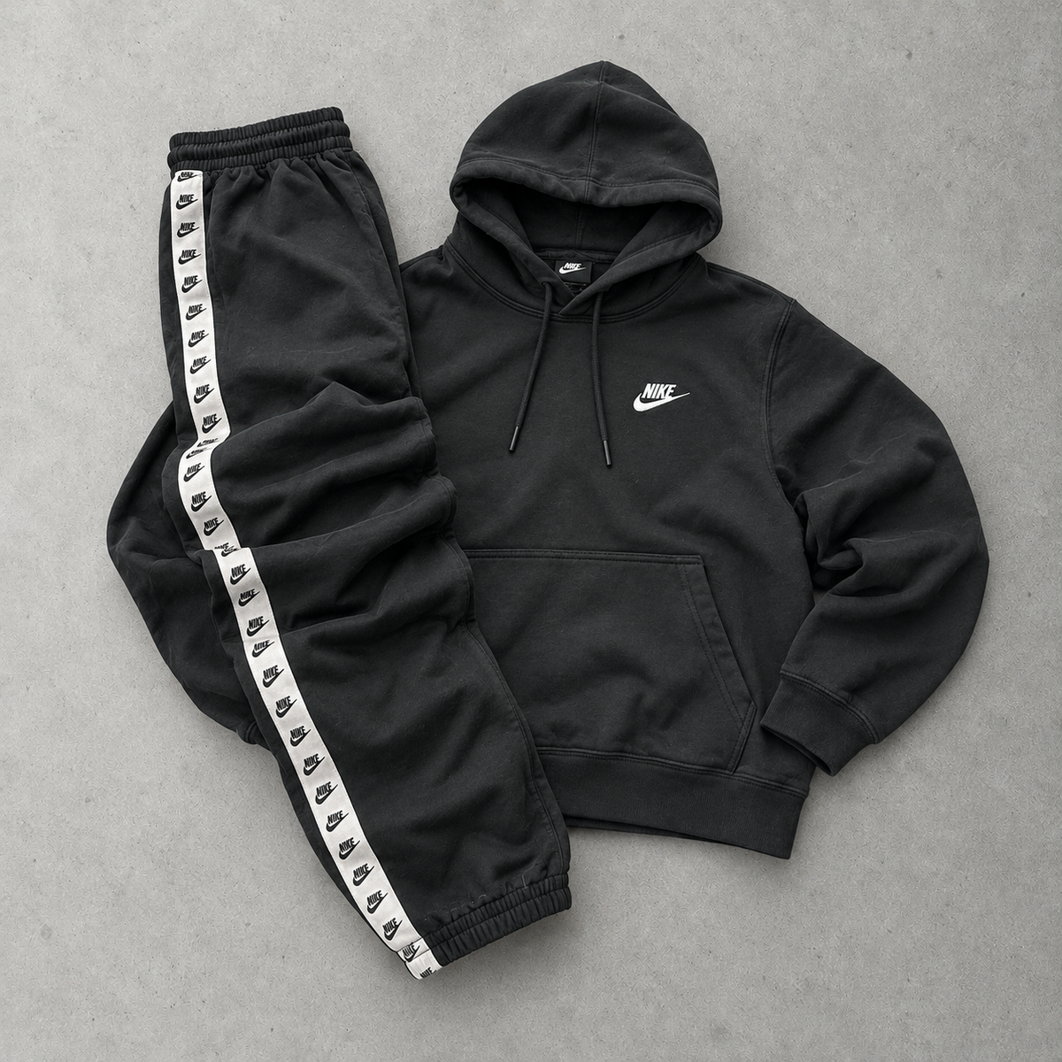 Nike Tracksuit Black Rare (M)