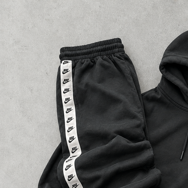 Nike Tracksuit Black Rare (M)