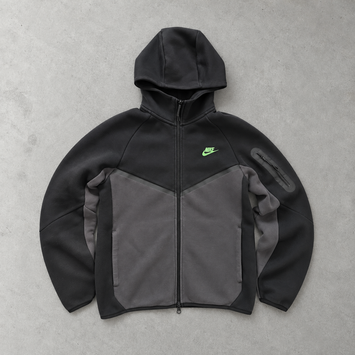 Nike Tech Fleece Jacket Schwarz Rare (S)