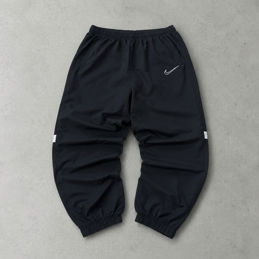 Nike Pants Schwarz Limited Stitched Logo (M)