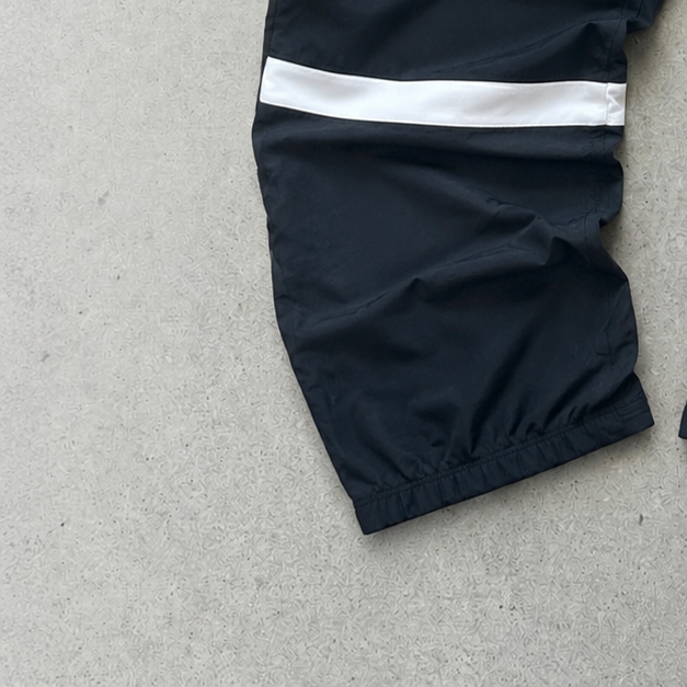 Nike Pants Schwarz Limited Stitched Logo (M)