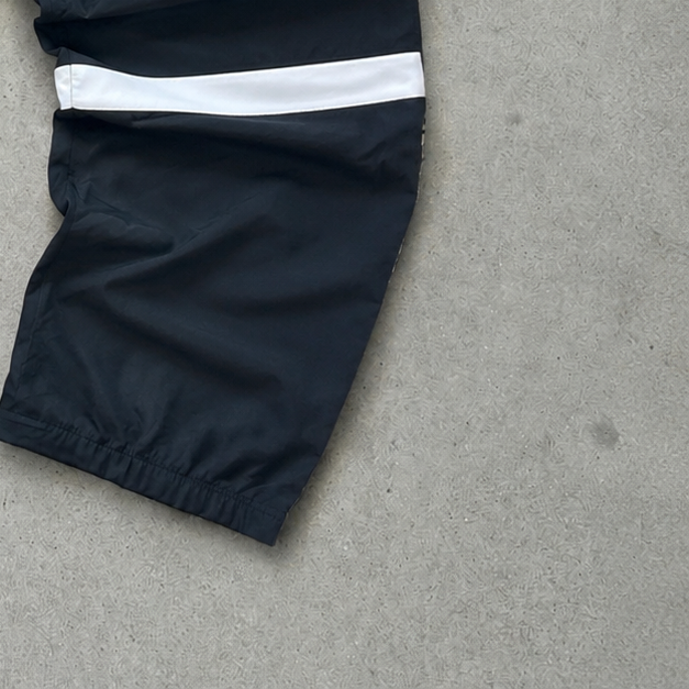 Nike Pants Schwarz Limited Stitched Logo (M)