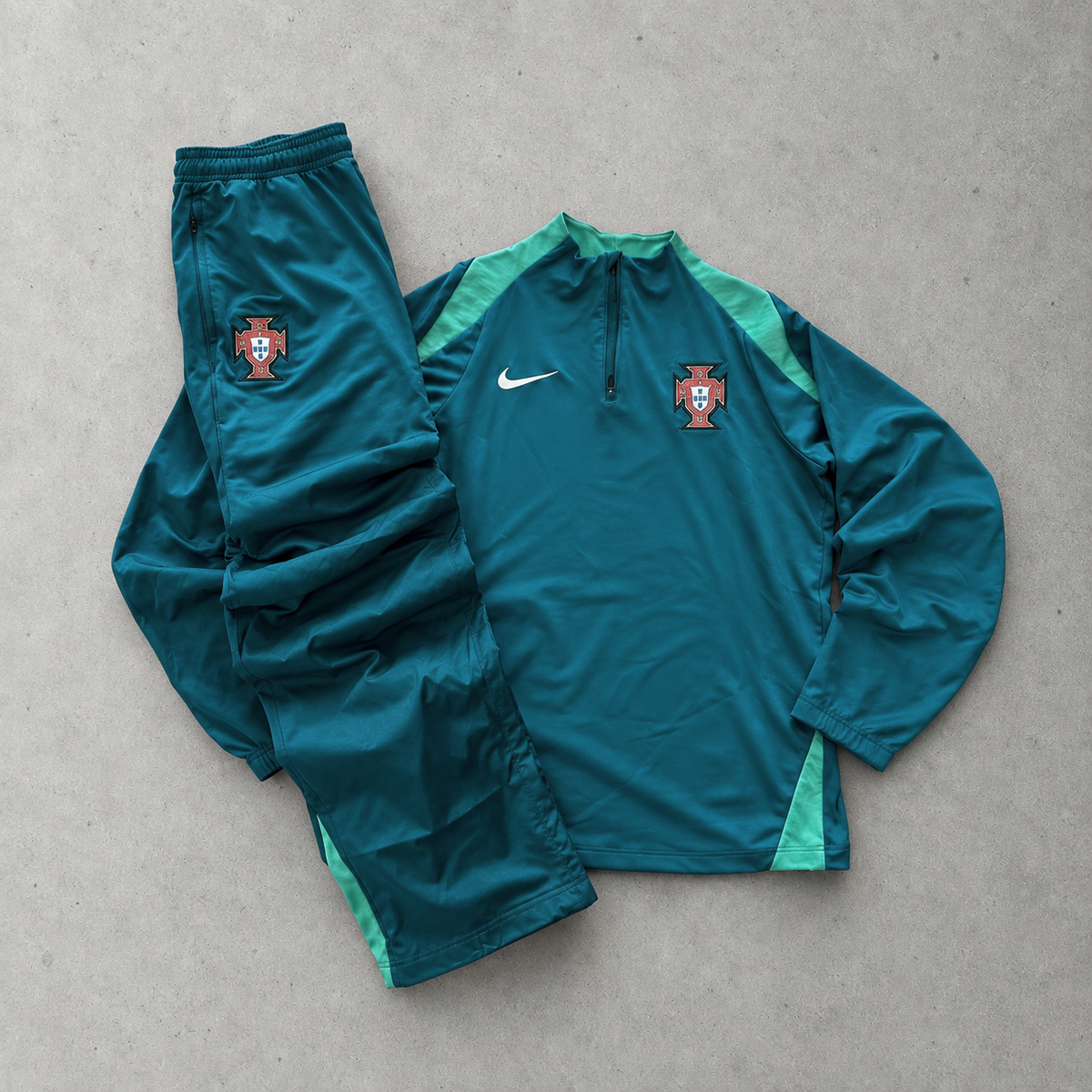 Portugal 2024 Nike Tracksuit Turquoise Rare Stitched Logo (L)