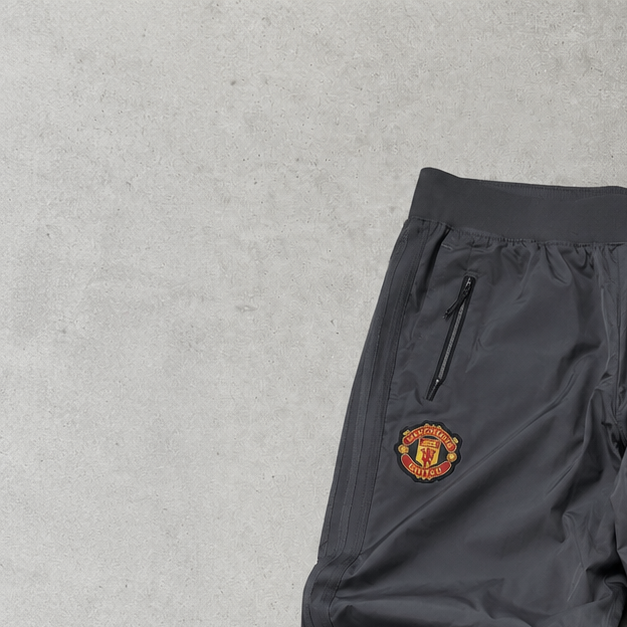 Manchester United Adidas Track Pants Grau Limited (Size S)